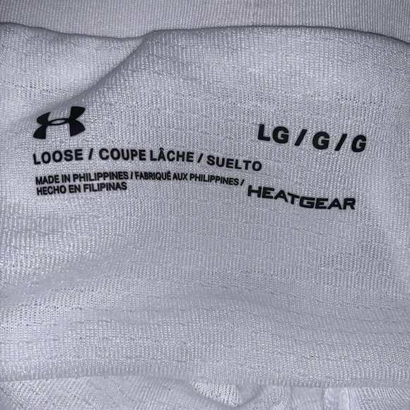 Under Armour Size L Loose gym short good cond - Picture 3 of 4